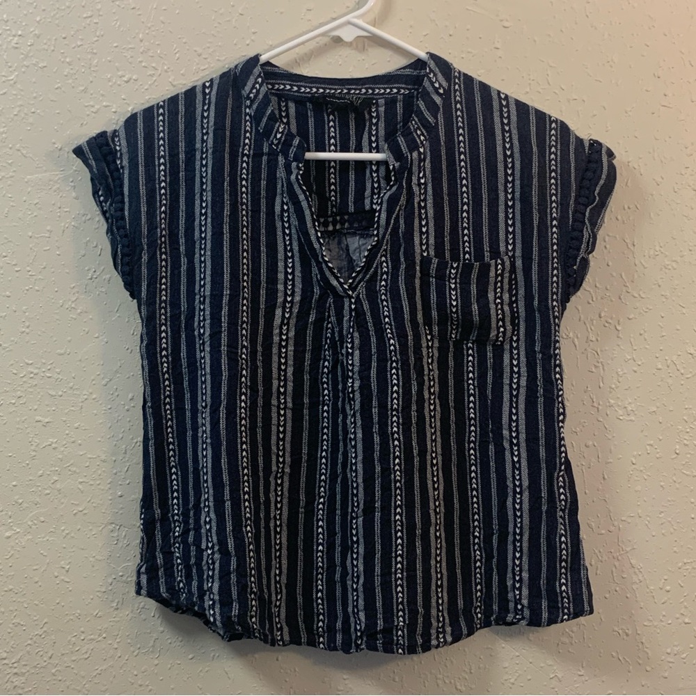 Capped sleeve blouse